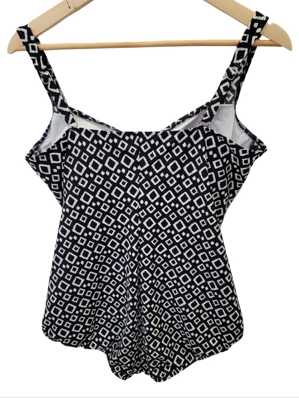 Miraclesuit Black White Geometric One Piece Swimsuit Size 16 (see measurements) - Picture 6 of 16